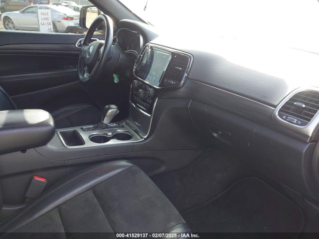 1C4RJEAG0KC603853 Jeep Grand Cherokee Laredo E 4x2