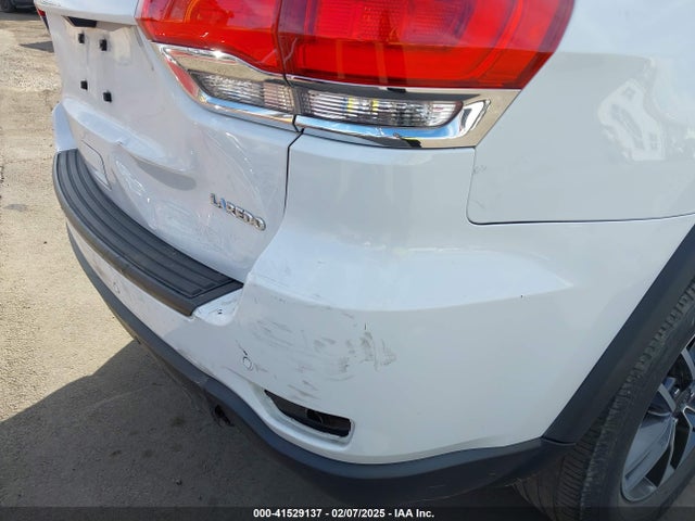 1C4RJEAG0KC603853 Jeep Grand Cherokee Laredo E 4x2