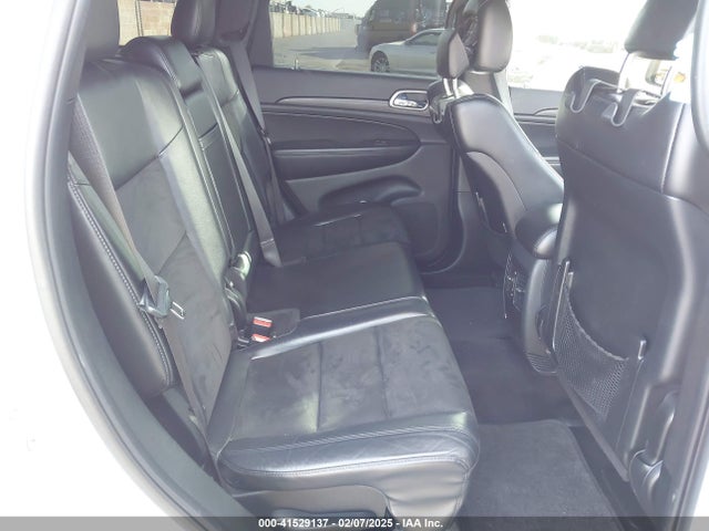 1C4RJEAG0KC603853 Jeep Grand Cherokee Laredo E 4x2