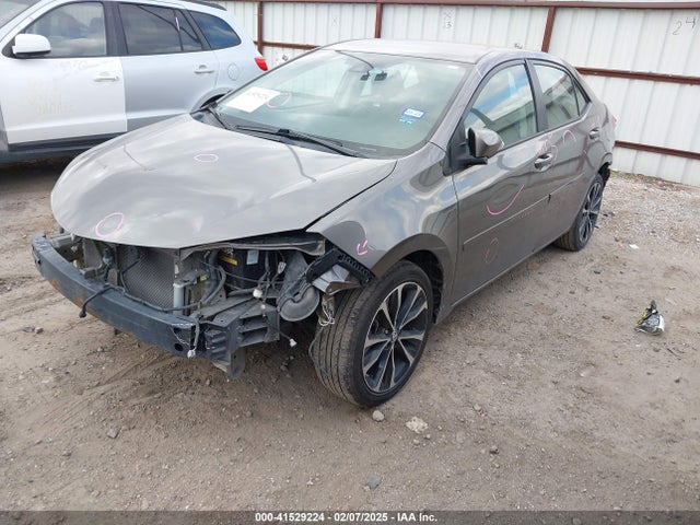 Toyota COROLLA SE 2018 5YFBURHEXJP766293 Image 2