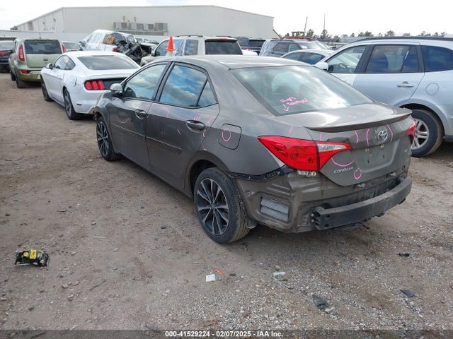 Toyota COROLLA SE 2018 5YFBURHEXJP766293 Image 3