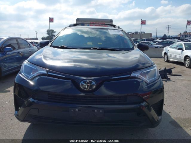 2T3ZFREVXJW457751 Toyota RAV4 LE