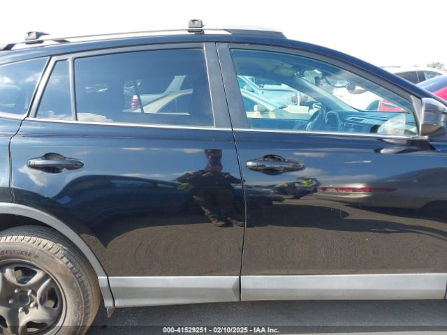 2T3ZFREVXJW457751 Toyota RAV4 LE