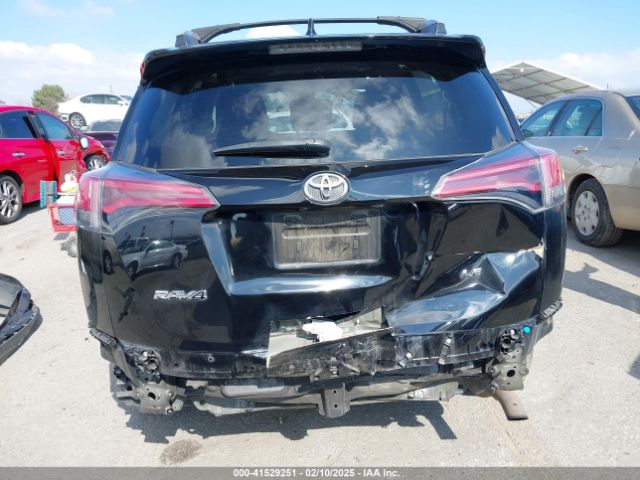 2T3ZFREVXJW457751 Toyota RAV4 LE