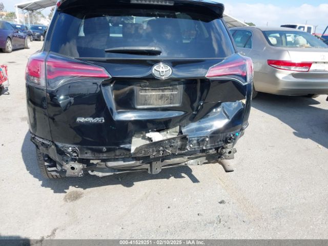 2T3ZFREVXJW457751 Toyota RAV4 LE