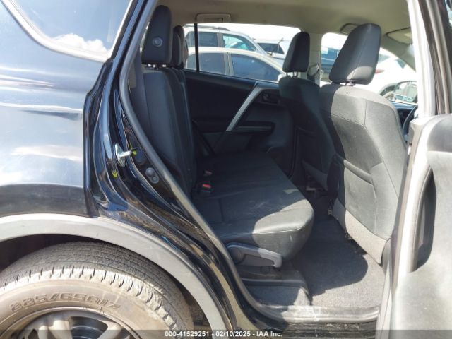 2T3ZFREVXJW457751 Toyota RAV4 LE