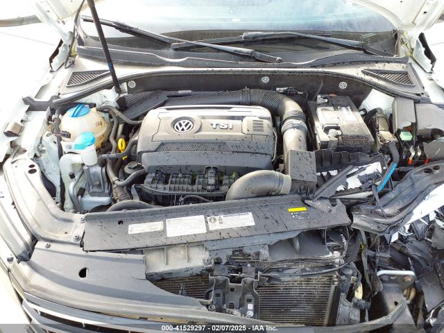1VWAT7A39HC070407 Volkswagen Passat 1.8t S