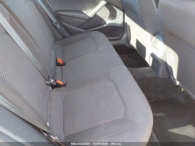 1VWAT7A39HC070407 Volkswagen Passat 1.8t S
