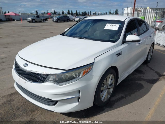 KIA Optima Lx 2016 5XXGT4L32GG007883 Image 2