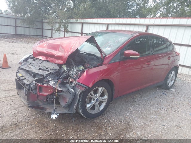 Ford FOCUS SE 2014 1FADP3K29EL273088 Image 2