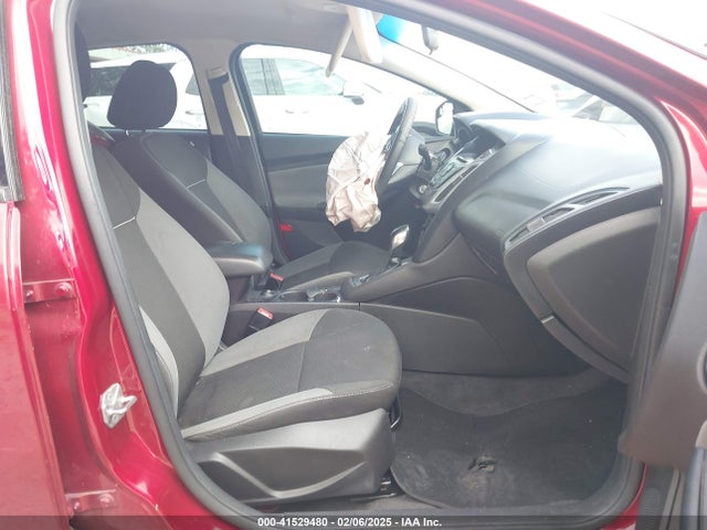 Ford FOCUS SE 2014 1FADP3K29EL273088 Image 5
