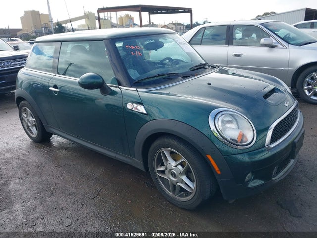 2008 MINI COOPER S WMWMF73548TV36554 Photo 0