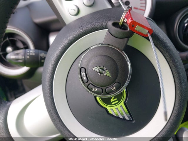 2008 MINI COOPER S WMWMF73548TV36554 Photo 10