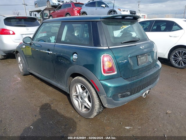 2008 MINI COOPER S WMWMF73548TV36554 Photo 2