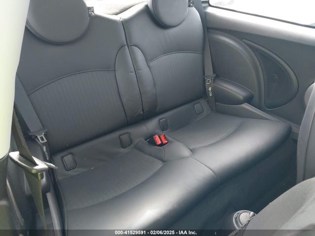 2008 MINI COOPER S WMWMF73548TV36554 Photo 7