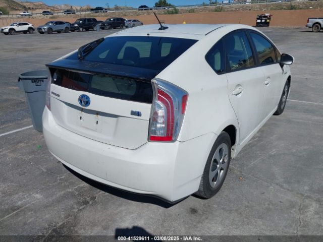 JTDKN3DU8F0426195 Toyota Prius Four