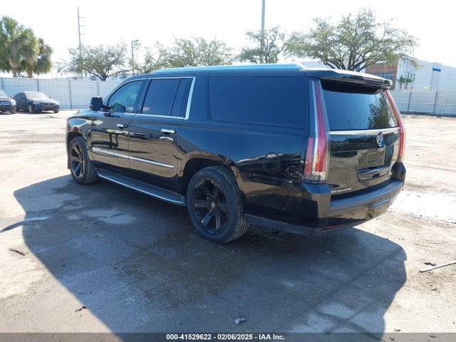 2015 CADILLAC ESCALADE ESV 1GYS4HKJ8FR235598 Photo 2