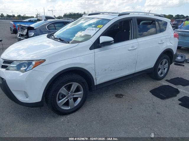 Toyota Rav4 Xle 2015 2T3WFREV8FW159015 Image 2