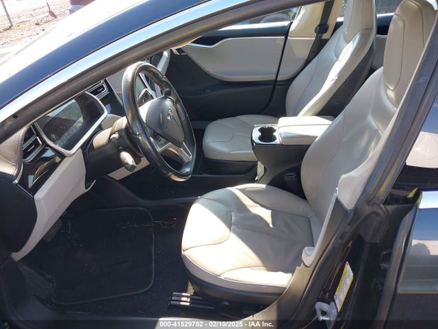 2013 TESLA MODEL S 5YJSA1CN7DFP26335 Photo 4