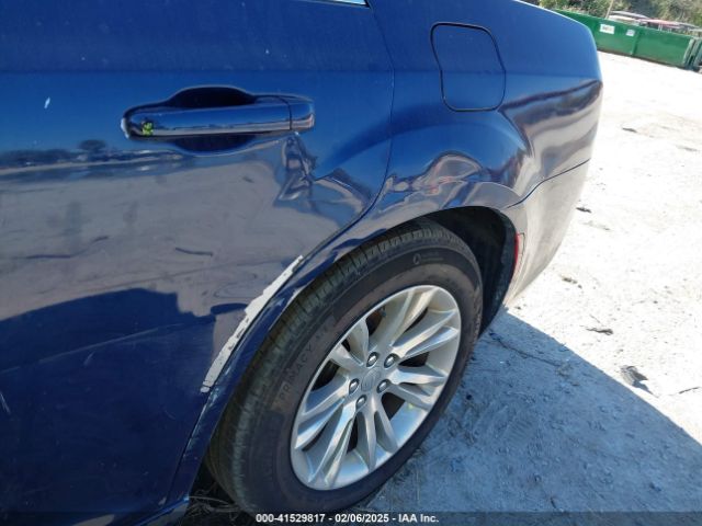 2C3CCAAG6HH662165 Chrysler 300 Limited