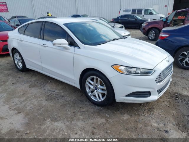 3FA6P0H72FR109324 Ford FUSION SE