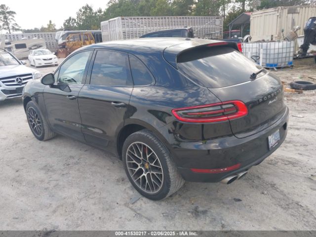 2017 PORSCHE MACAN WP1AB2A53HLB18895 Photo 2