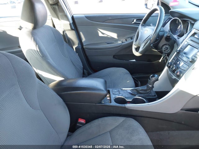 5NPEB4AC5EH945391 Hyundai SONATA GLS