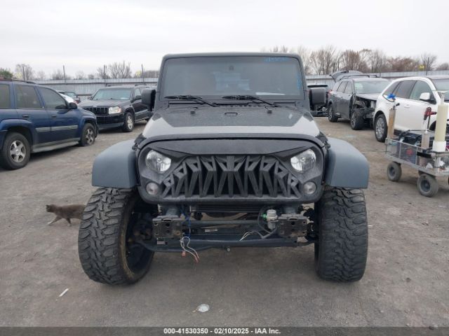 1C4BJWDG2JL898620 Jeep Wrangler Jk Unlimited Sport 4x4