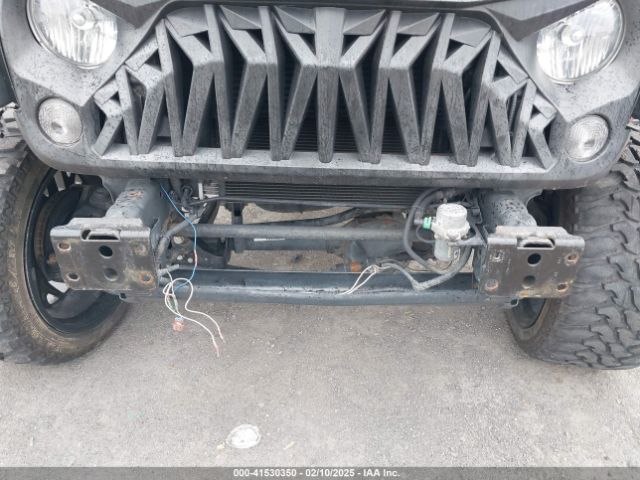 1C4BJWDG2JL898620 Jeep Wrangler Jk Unlimited Sport 4x4