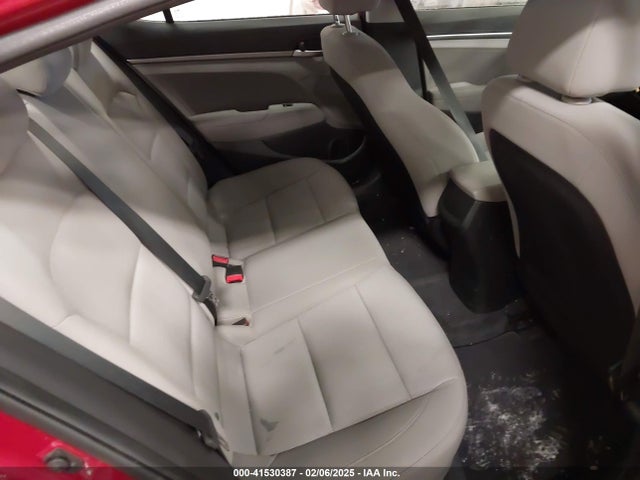 Hyundai ELANTRA SE 2018 5NPD74LF3JH360498 Image 8