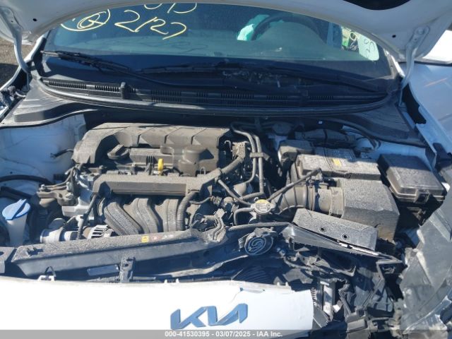 3KPA25AD5NE458130 KIA Rio 5-door S