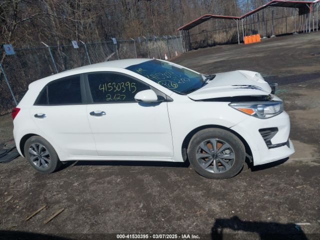 3KPA25AD5NE458130 KIA Rio 5-door S