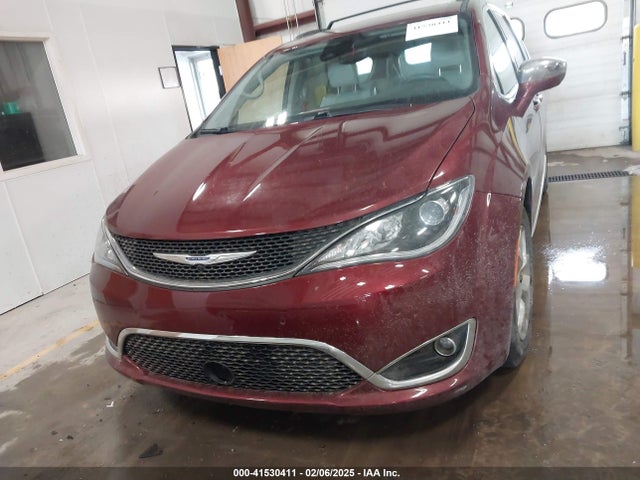 Chrysler Pacifica Limited 2017 2C4RC1GGXHR734671 Image 12