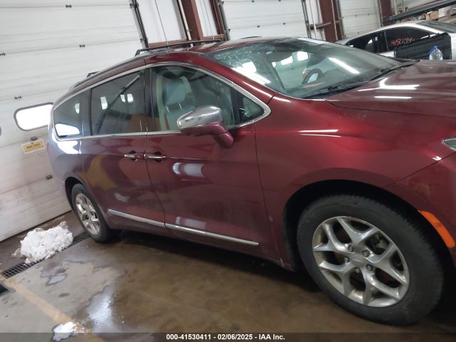 Chrysler Pacifica Limited 2017 2C4RC1GGXHR734671 Image 13