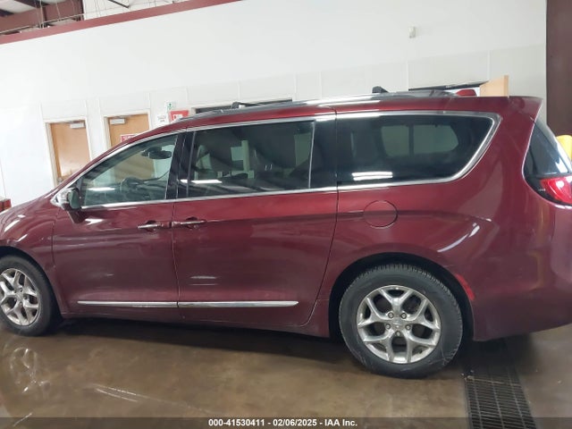 Chrysler Pacifica Limited 2017 2C4RC1GGXHR734671 Image 14