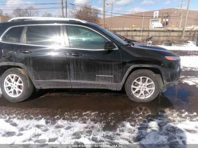 1C4PJMCB5JD580985 Jeep Cherokee Latitude 4x4
