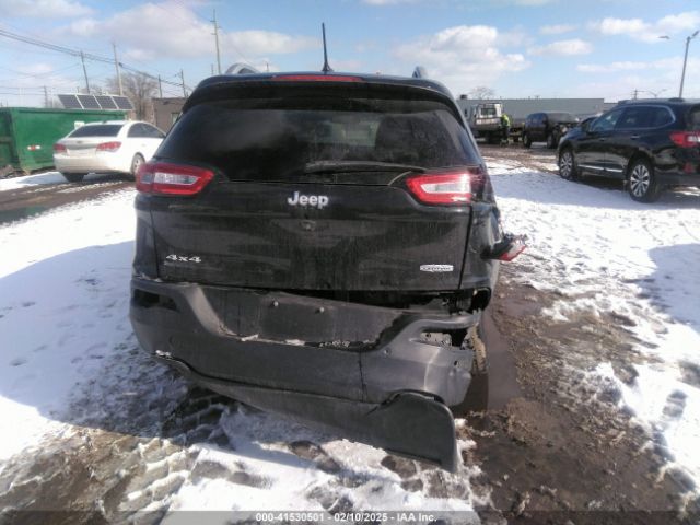 1C4PJMCB5JD580985 Jeep Cherokee Latitude 4x4