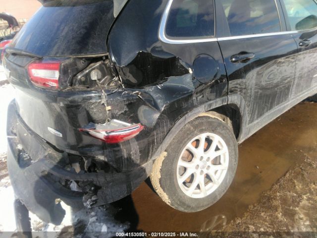 1C4PJMCB5JD580985 Jeep Cherokee Latitude 4x4