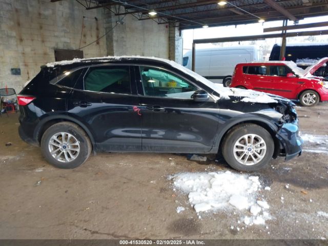 1FMCU9G64MUB16053 Ford ESCAPE SE