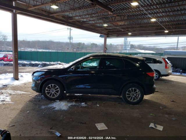 1FMCU9G64MUB16053 Ford ESCAPE SE