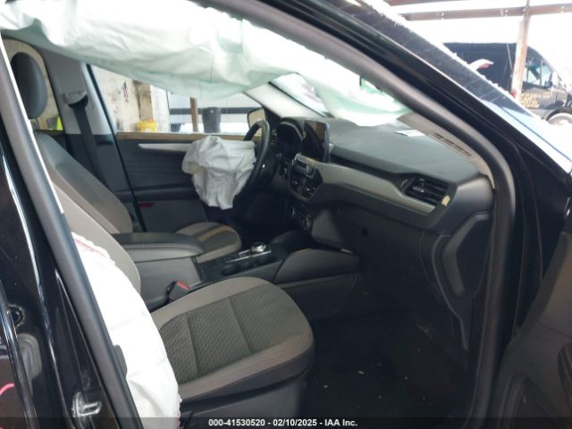 1FMCU9G64MUB16053 Ford ESCAPE SE