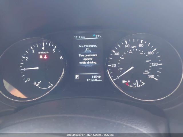 JN8AT2MVXHW014773 Nissan ROGUE SV