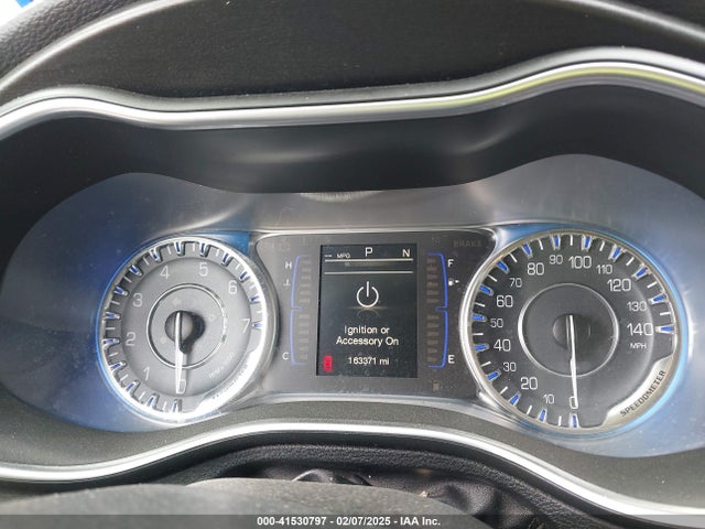Chrysler 200 Limited 2015 1C3CCCAB0FN734885 Image 15