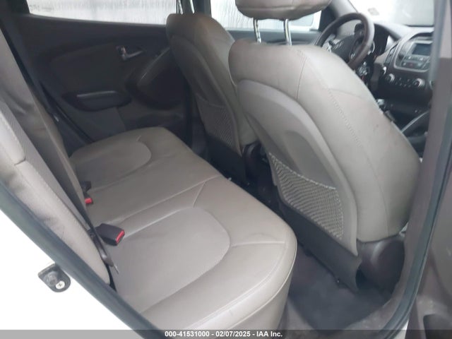 KM8JU3AG0EU880635 Hyundai TUCSON SE