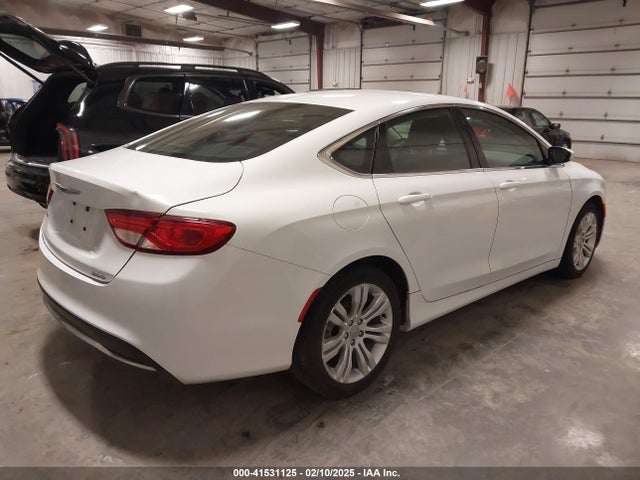 Chrysler 200 Limited 2015 1C3CCCAB3FN554039 Image 4