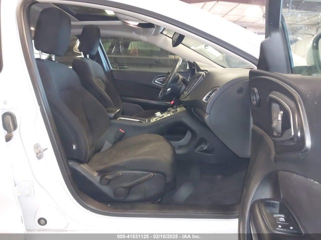 Chrysler 200 Limited 2015 1C3CCCAB3FN554039 Image 5