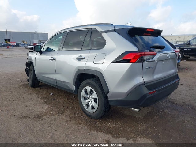 Toyota RAV4 LE 2019 2T3H1RFV0KW040813 Image 3