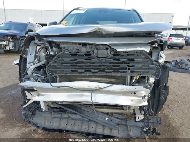 Toyota RAV4 LE 2019 2T3H1RFV0KW040813 Image 6
