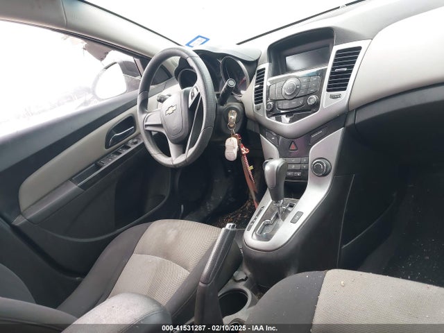 1G1PA5SH4F7172519 Chevrolet Cruze Ls Auto