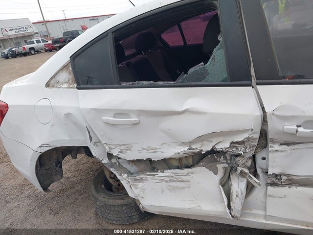 1G1PA5SH4F7172519 Chevrolet Cruze Ls Auto
